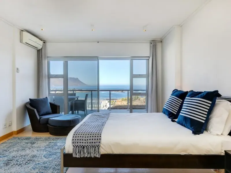 Dunmore Apartment in Camps Bay – photo 19