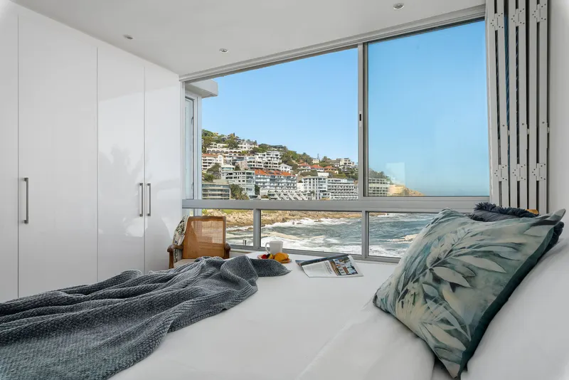 Condo Odessa in Bantry Bay – photo 28