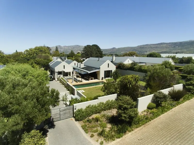 Constantia Modern Villa in Constantia – photo 42