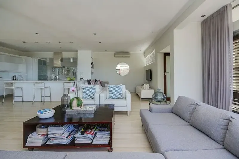 Finchley 2 in Camps Bay – photo 22