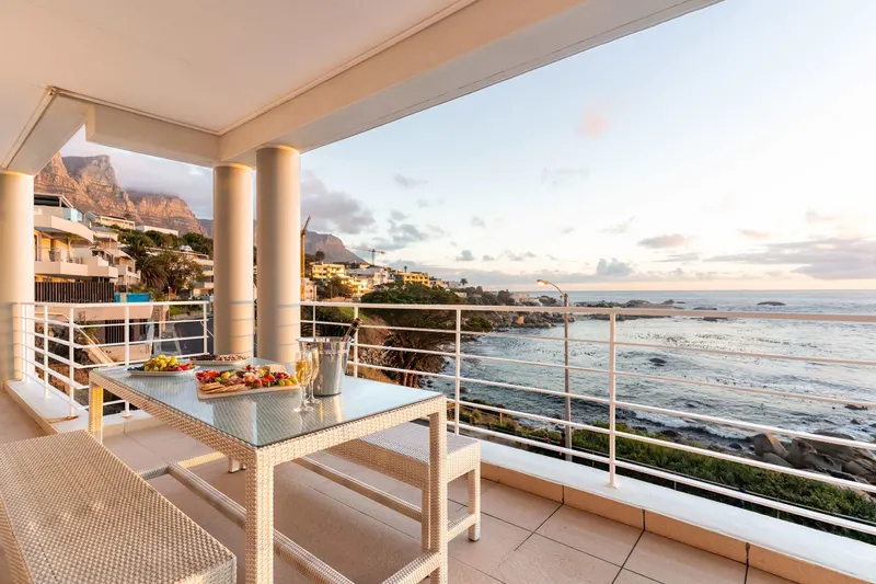 BALI SHORE APT (CB019C) in Camps Bay – photo 5