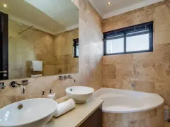 Bayon House in Camps Bay – photo 8 thumbnail
