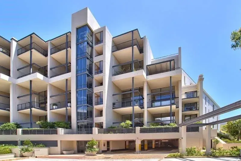 201 Orangerie Apartment in Gardens – photo 6