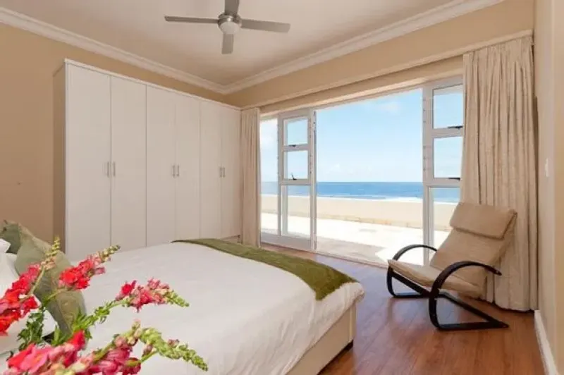 Conway Court Apartment in Bantry Bay – photo 8
