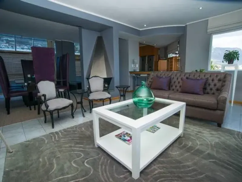 Place on the Bay Penthouse in Camps Bay – photo 14