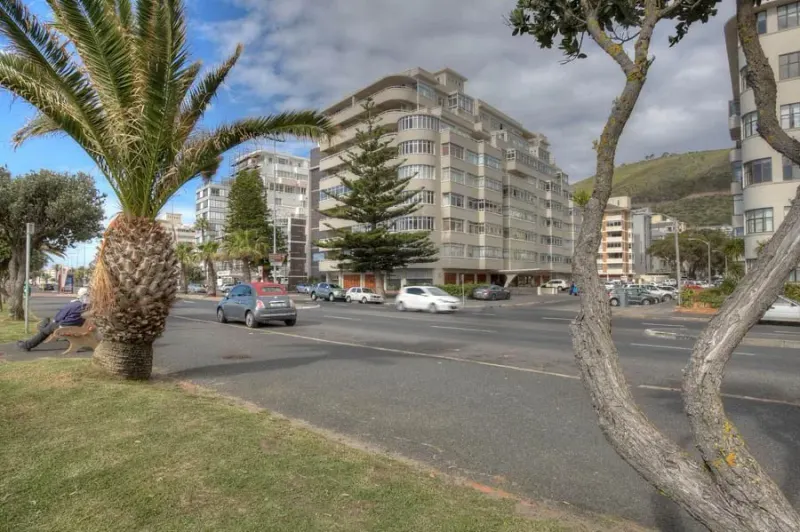 Beach Court Apartment in Sea Point – photo 12