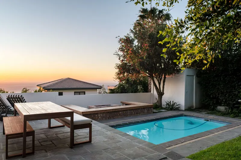 Sunset Sanctuary in Camps Bay – photo 31