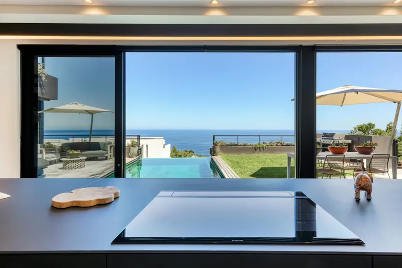 Ocean Air in Camps Bay – photo 9