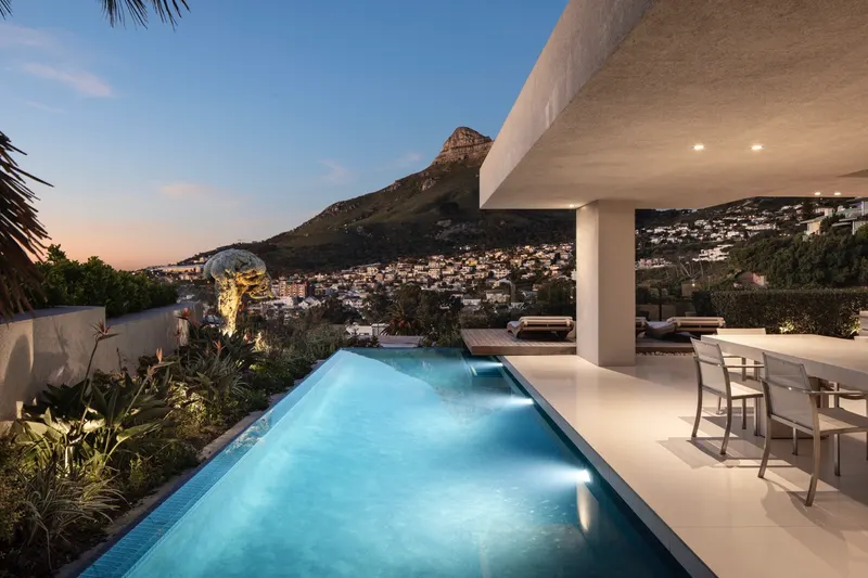The Crescent in Camps Bay – photo 63