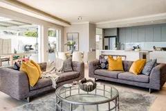 Ocean Penthouse Retr in Camps Bay – photo 6 thumbnail
