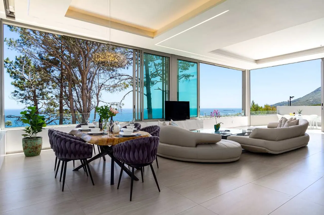 Glass House in Camps Bay