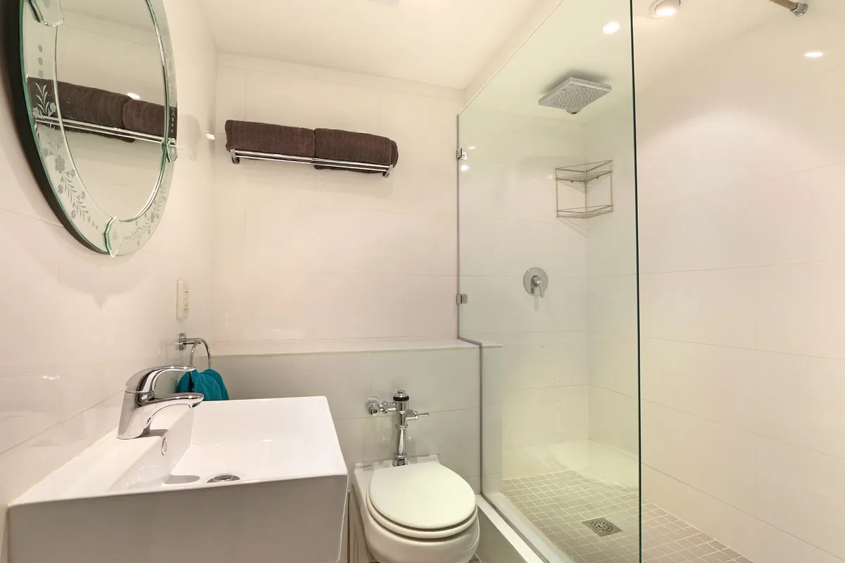 property_a6317561-5e04-49d4-9d76-737f0284a662_6
