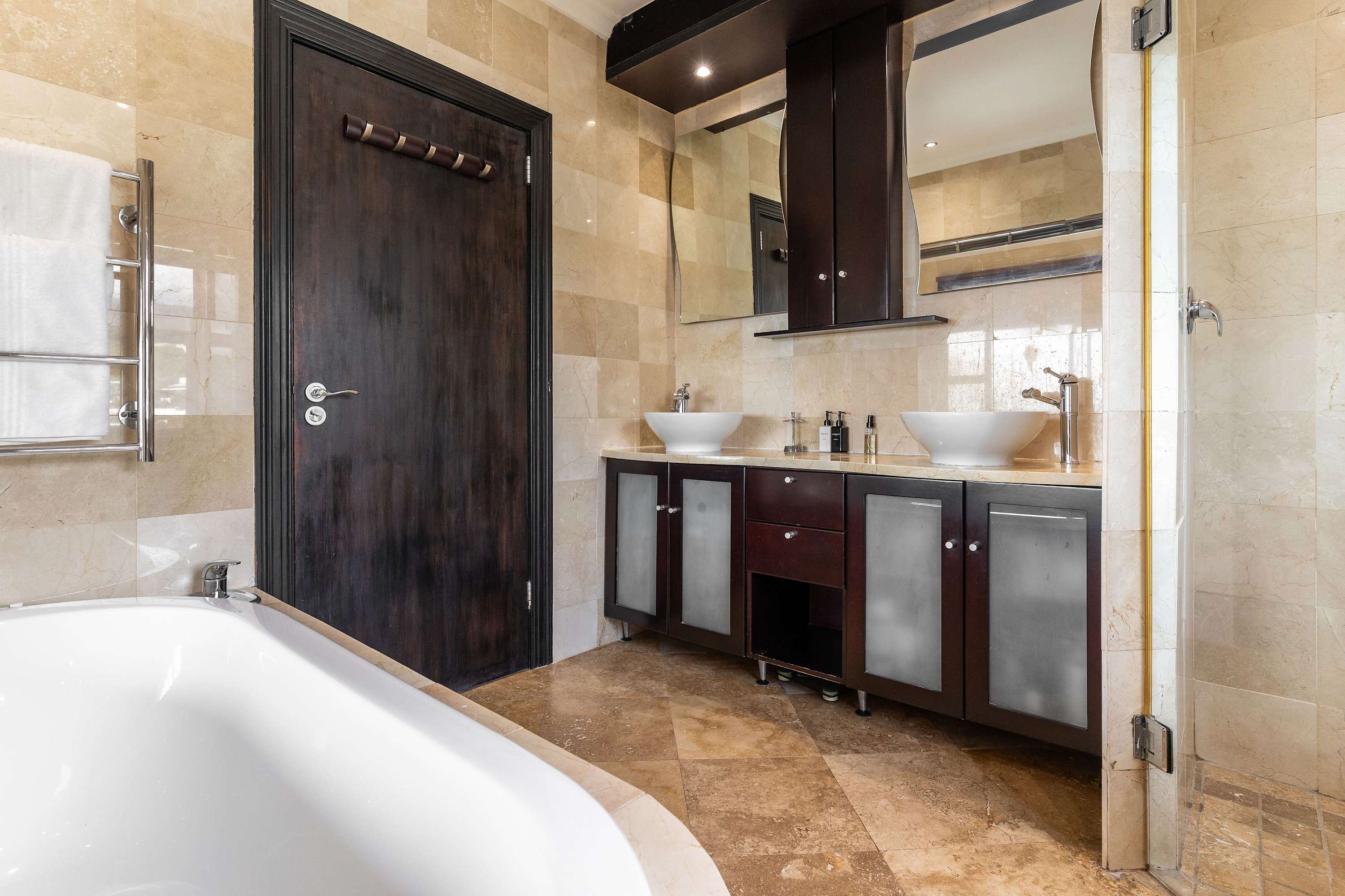 property_a65309e1-1cb5-4cf4-b8c7-6f633cca67c4_18