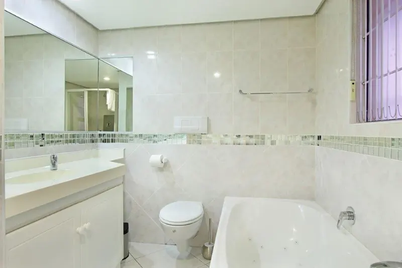 Nautica 501 in Table View – photo 19