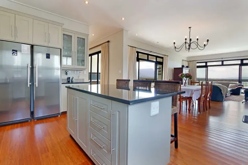 Stonehurst Villa in Westlake – photo 7
