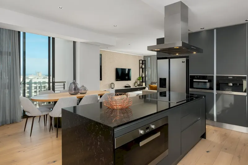 Sea Point Penthouse Retreat in Sea Point – photo 16