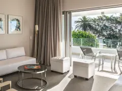 South Beach Apartments - One Bed Luxury Suite in Camps Bay – photo 1 thumbnail