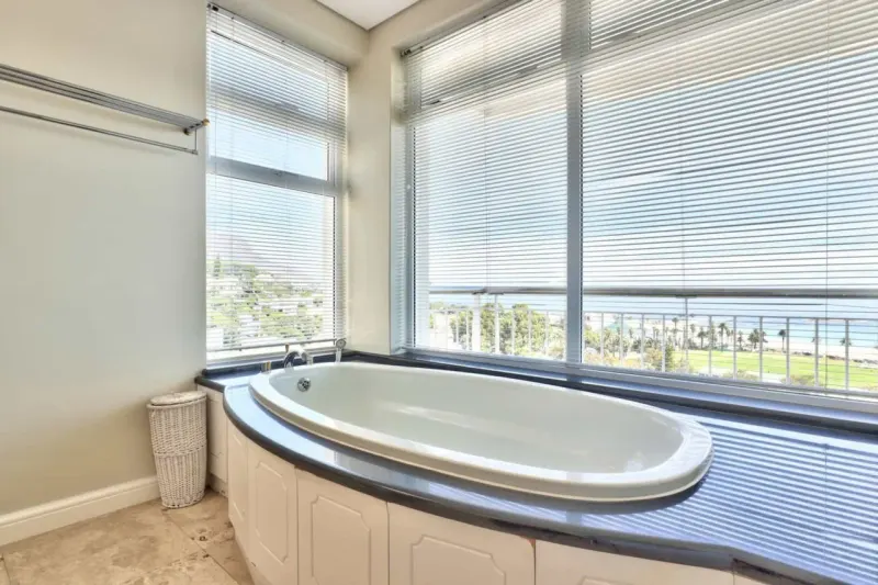 Tree Rd Villa in Camps Bay – photo 54