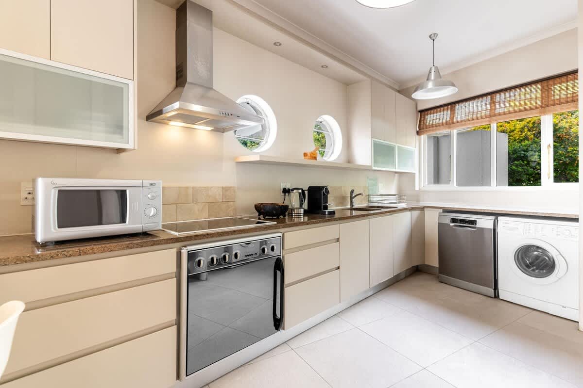 property_a7a63fbb-2dd5-42e7-8f88-ed9280342510_10