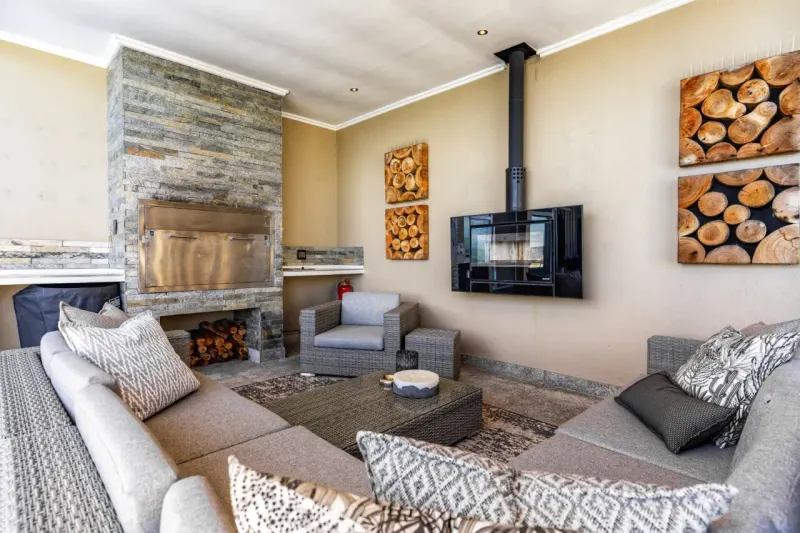 The Crescent Villa in Camps Bay – photo 20