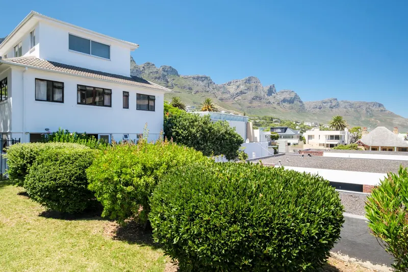 A SilverTide in camps bay – photo 24