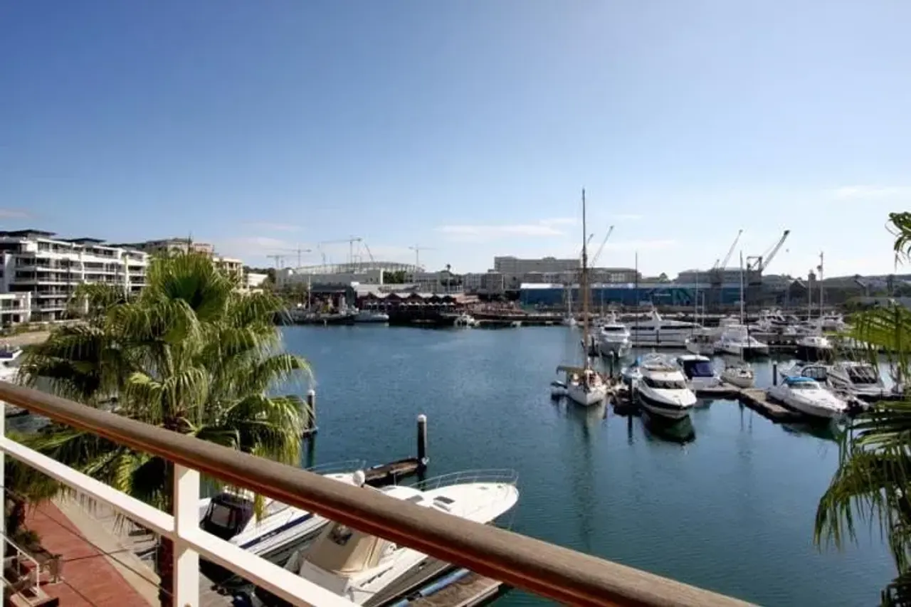 Paregon 205 in V&A Waterfront
