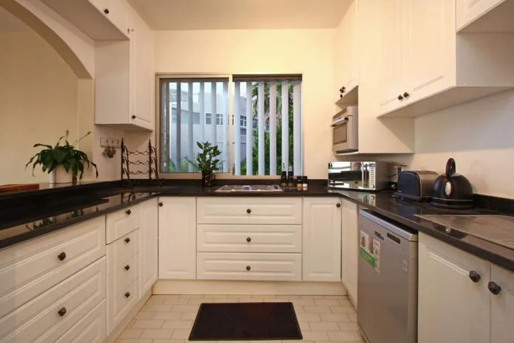 property_a82600e9-58cb-4119-85cc-abcb14861302_6