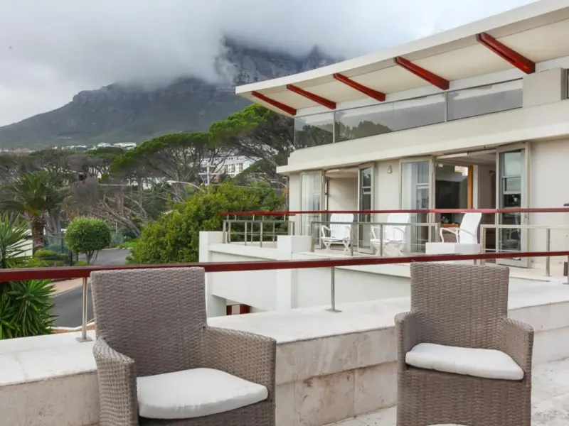 7 on 1st Crescent in Camps Bay – photo 10