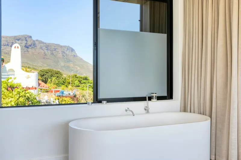 Ocean Air in Camps Bay – photo 11