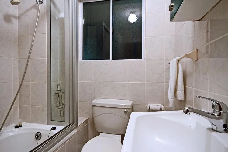 property_a8c9dee6-7661-4b3c-926e-c1575e776252_2