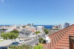 Holiday House Queens in Sea Point – photo 8 thumbnail