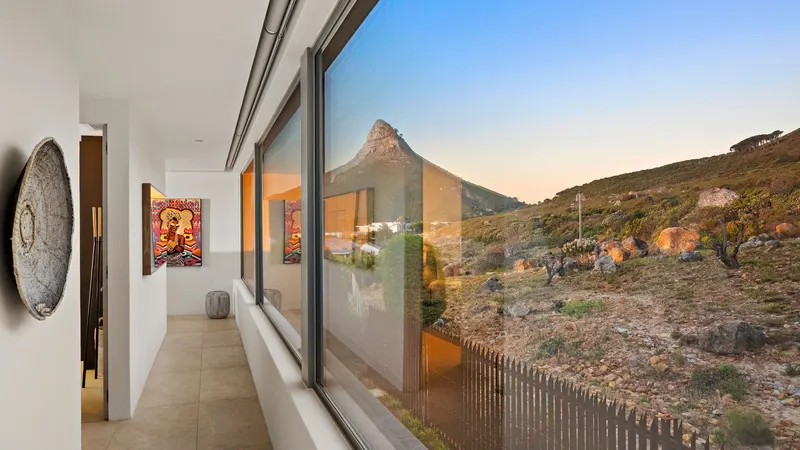 Mountain Vista Penthouse in Camps Bay – photo 14