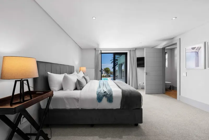 CAPE EMIRATE in Camps Bay – photo 29
