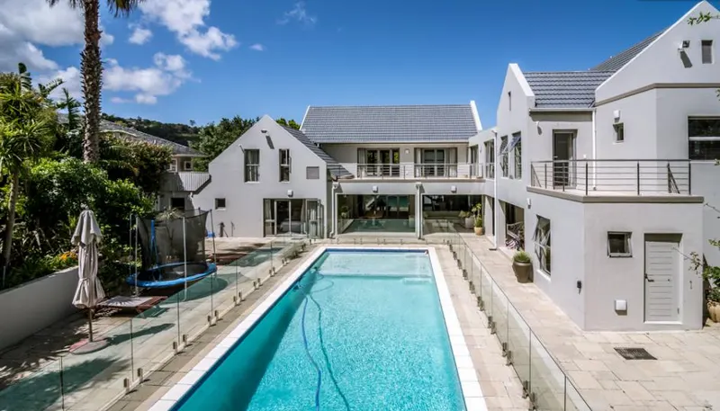 Constantia Villa in Constantia Heights – photo 1