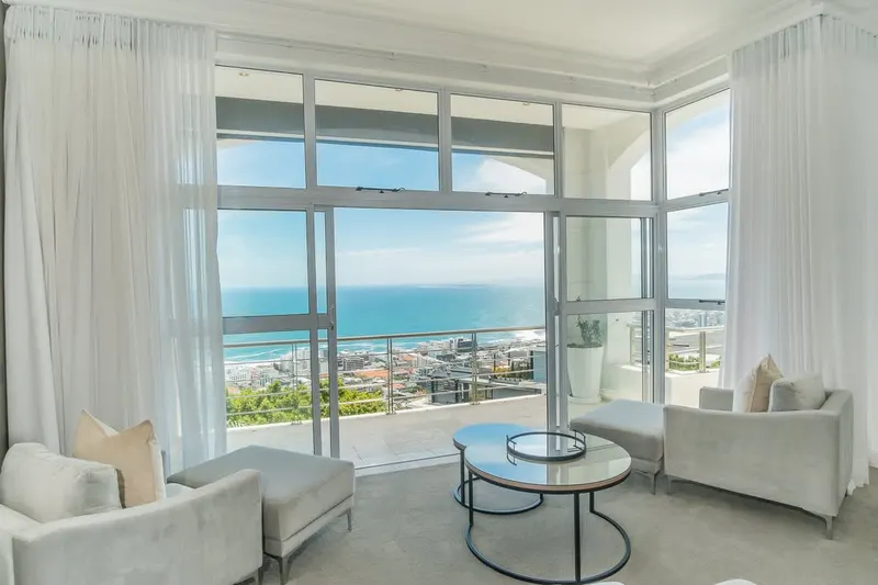 Ocean View Elegance in Bantry Bay – photo 19