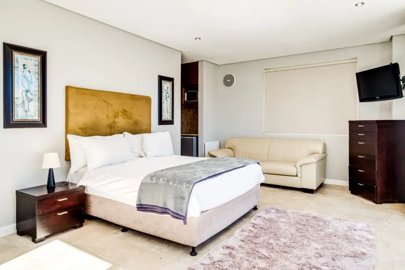 100 Geneva Drive in Camps Bay – photo 29