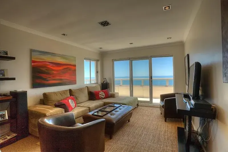 Albermarie Apartment in Mouille Point – photo 9