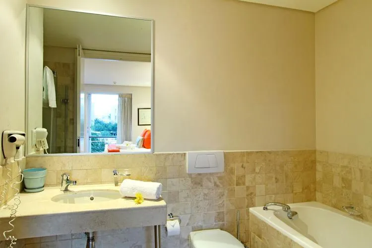 property_aaa0c9a8-29bd-45a9-8ee9-047a62322e93_14