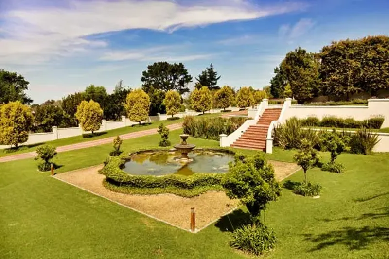 Brommersvlei Villa in Constantia Heights – photo 3