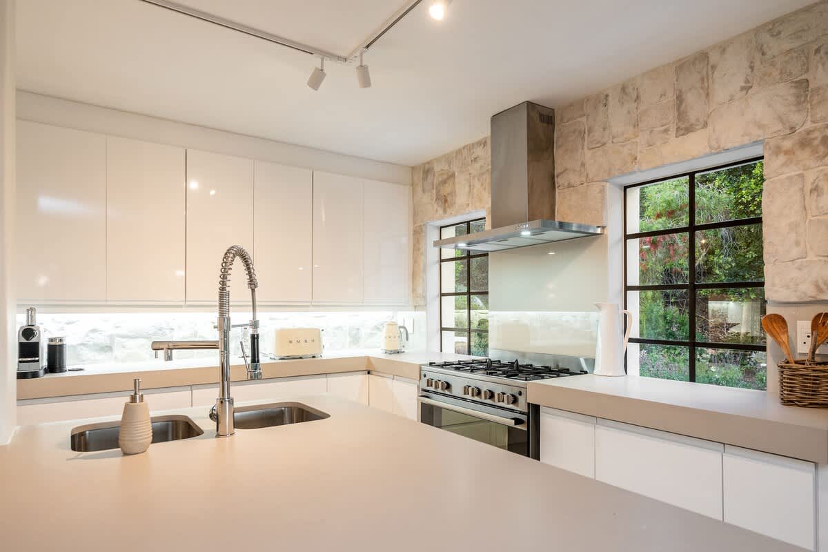 property_ab0b10b1-fbf4-4956-b94c-e99073411c97_23