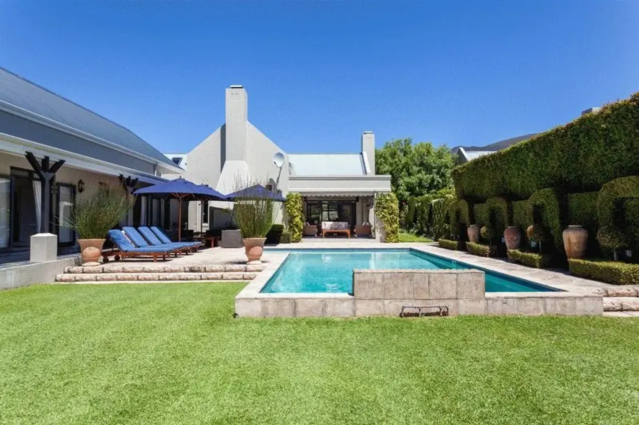 Constantia Luxury Home in Constantia