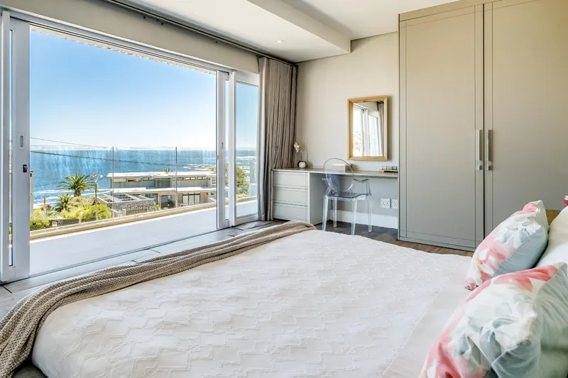 Serein in Camps Bay – photo 28
