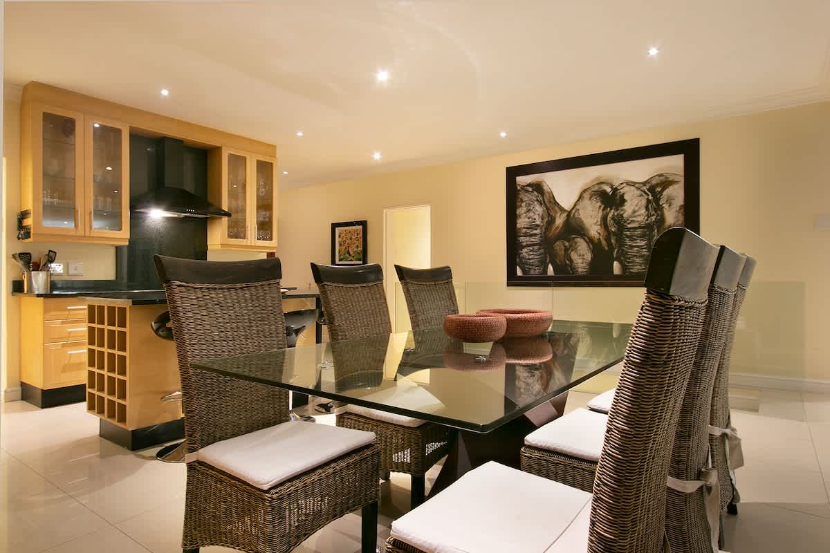 property_abb549e2-dcd8-4aa9-b4f4-8026482f9269_13