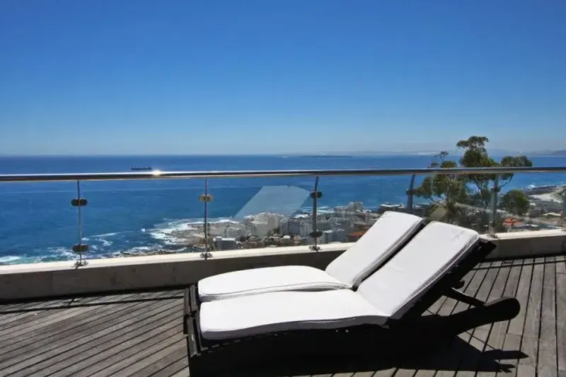 Bantry Bay Rocks in Bantry Bay – photo 14