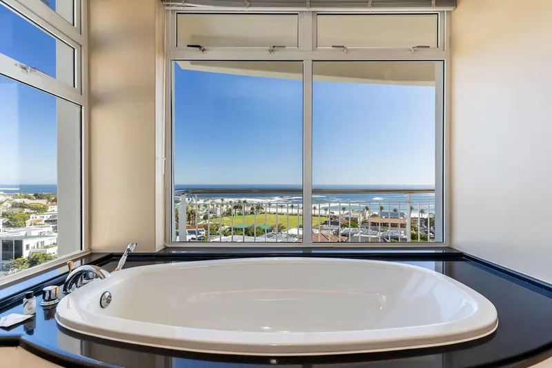 Tree Villa in Camps Bay – photo 31