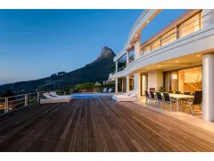 Geneva Sunsets in Camps Bay – photo 4 thumbnail