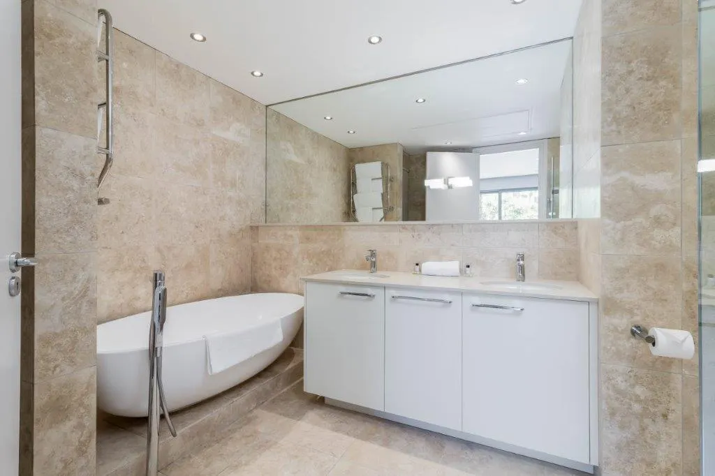 property_abf706e2-ed3e-473d-9a9d-a2a2354e42df_7