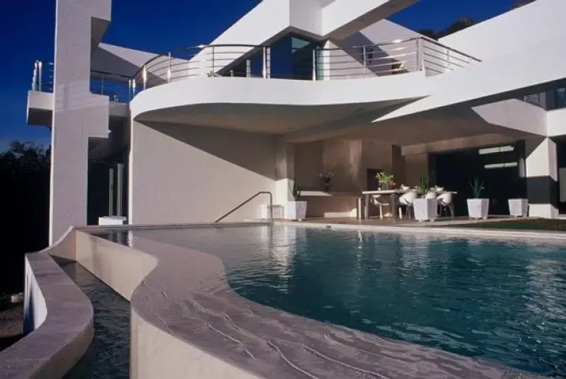Hollywood Mansion in Bakoven – photo 14