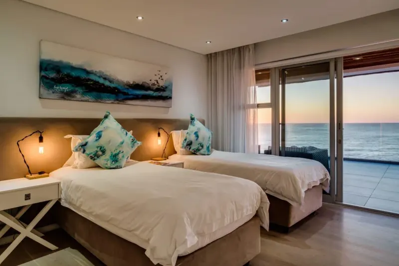 Houghton Penthouse in camps bay – photo 23