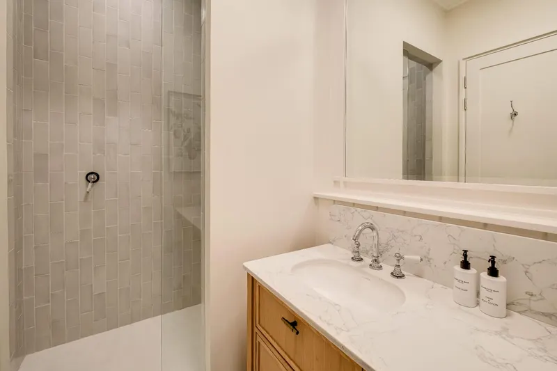 Sandstone Apartment in Higgovale – photo 37